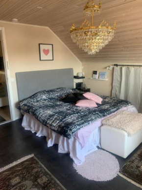 Charming room with big bed Luleå